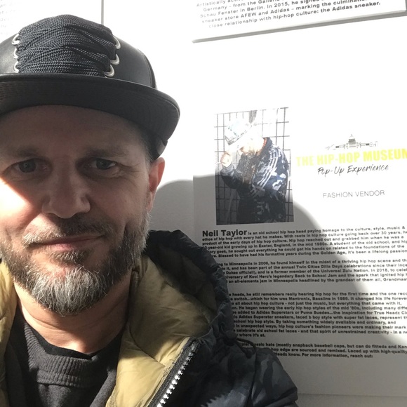 Meet your Posher, Neil - Picture 2 of 7